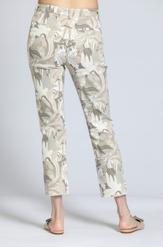 Woman's Trouser W/ Distressed Raw Hem