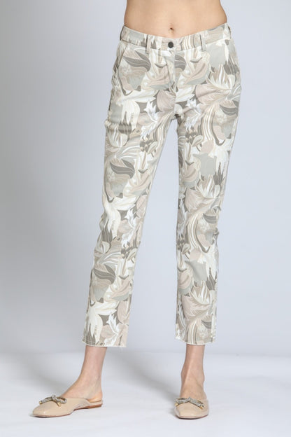 Woman's Trouser W/ Distressed Raw Hem