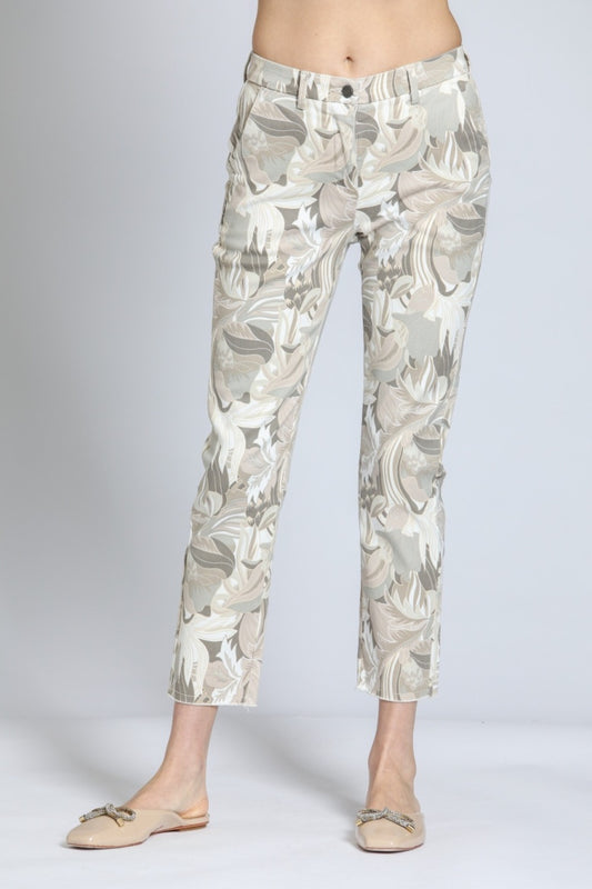 Woman's Trouser W/ Distressed Raw Hem