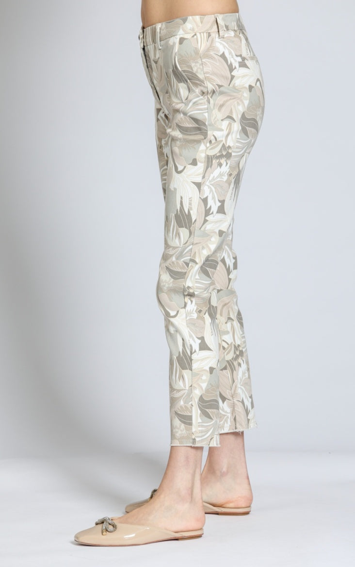 Woman's Trouser W/ Distressed Raw Hem