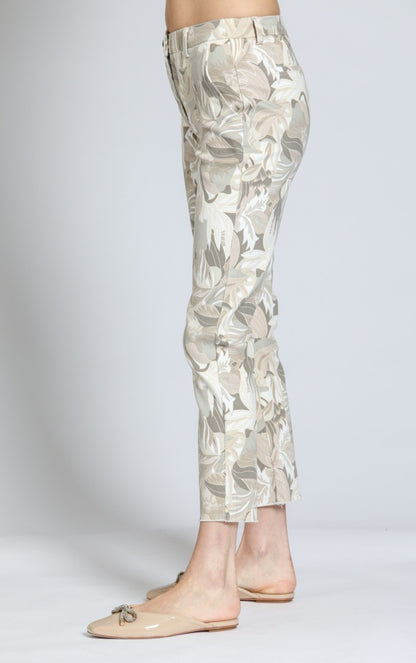 Woman's Trouser W/ Distressed Raw Hem